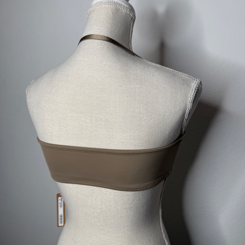 SKIMS Bandeau Bikini Top Desert Adjustable Strap Recycled Nylon NWT Size M - Picture 4 of 6